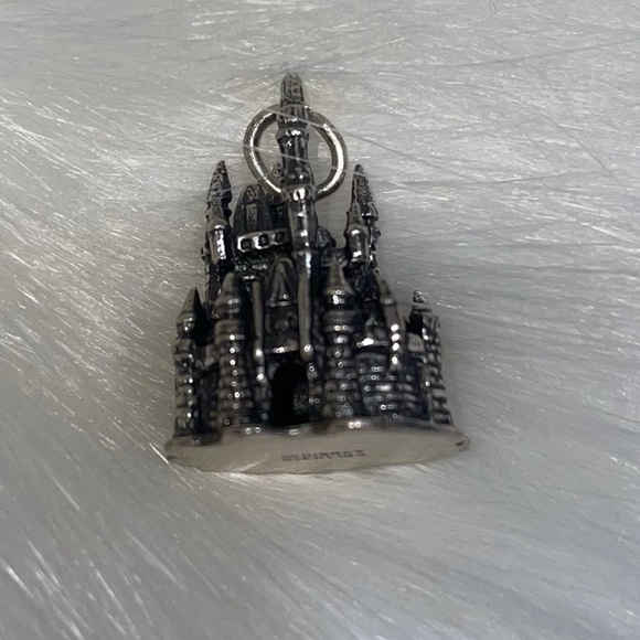 Disney Collectible Magic Kingdom Castle Charm Pendant Necklace Princess Silver - Picture 5 of 7